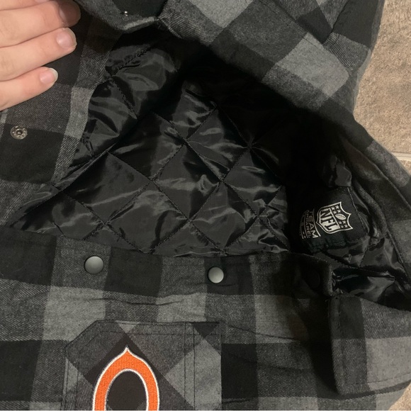 Chicago Bears NFL Official Team Apparel Plaid Flannel Quilted Jacket Black Gray - Picture 8 of 9